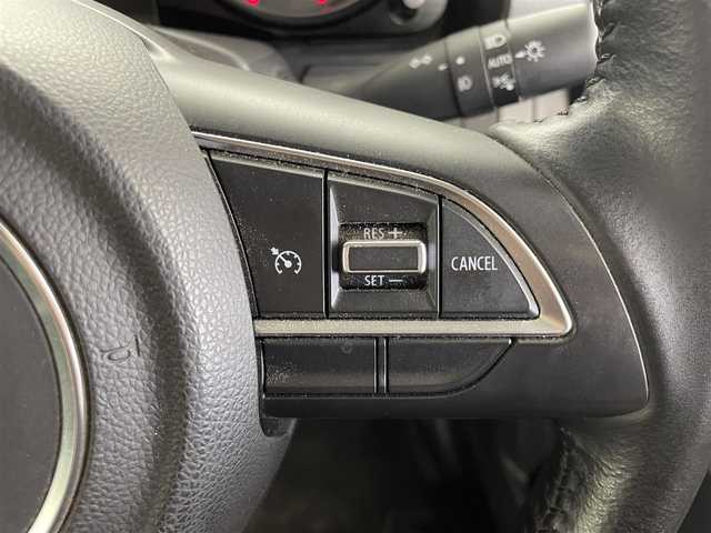 スズキ ジムニー XC 群馬県 2021(令3)年 2.6万km ジャングルグリーン 純正８インチナビ(ｉPod　フルセグ　FM　AM　BluetoothAUDIO　DVD　SMARTUSEN)/スズキセーフティサポート(標識認識　車線逸脱警報機能　ふらつき警報機能　先行車発進お知らせ機能　ハイビームアシスト/デュアルセンサーブレーキサポート)/=========================/前席シートヒータ/LEDヘッドライト/純正シートカバー/純正フロアマット/純正ホイール/プッシュスタート/電動格納ミラー/ヒートデッドドアミラー