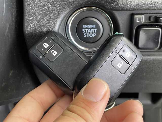 スズキ ジムニー XC 群馬県 2021(令3)年 2.6万km ジャングルグリーン 純正８インチナビ(ｉPod　フルセグ　FM　AM　BluetoothAUDIO　DVD　SMARTUSEN)/スズキセーフティサポート(標識認識　車線逸脱警報機能　ふらつき警報機能　先行車発進お知らせ機能　ハイビームアシスト/デュアルセンサーブレーキサポート)/=========================/前席シートヒータ/LEDヘッドライト/純正シートカバー/純正フロアマット/純正ホイール/プッシュスタート/電動格納ミラー/ヒートデッドドアミラー
