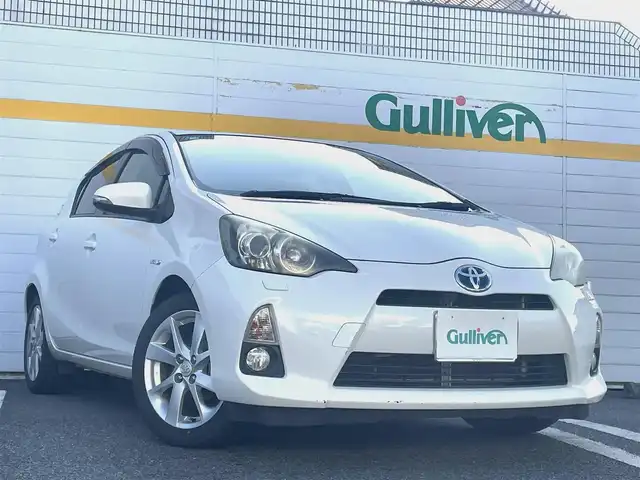 トヨタ アクア G 埼玉県 2012(平24)年 11.8万km ライムホワイトパールクリスタルシャイン /ワンオーナー//純正メモリナビ//フルセグTV//バックカメラ//CD/DVD/Bluetooth//前2席シートヒーター//ETC//スマートキー×2//LEDヘッドライト//Ｗ.サイド.カーテンエアバック//ABS//横滑り防止装置//革巻きステアリング//オートライト//Fフォグランプ//リヤスポイラー//電動コーナーポール//プライバシーガラス//ドアバイザー//純正16インチAW//新車時保証書//取扱説明書//ナビ取説