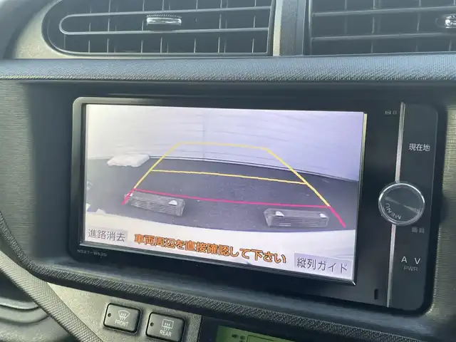 トヨタ アクア G 埼玉県 2012(平24)年 11.8万km ライムホワイトパールクリスタルシャイン /ワンオーナー//純正メモリナビ//フルセグTV//バックカメラ//CD/DVD/Bluetooth//前2席シートヒーター//ETC//スマートキー×2//LEDヘッドライト//Ｗ.サイド.カーテンエアバック//ABS//横滑り防止装置//革巻きステアリング//オートライト//Fフォグランプ//リヤスポイラー//電動コーナーポール//プライバシーガラス//ドアバイザー//純正16インチAW//新車時保証書//取扱説明書//ナビ取説