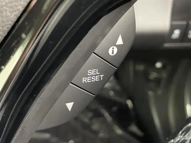 ホンダ ヴェゼル ハイブリッド Z 埼玉県 2015(平27)年 5.1万km ホワイトオーキッドパール 純正8インチナビ　フルセグ　CD DVD BT　バックカメラ　ホンダセンシング　クルコン　ドラレコ　ハーフレザーシート　シートヒーター　ビルトインETC　LEDオートライト　