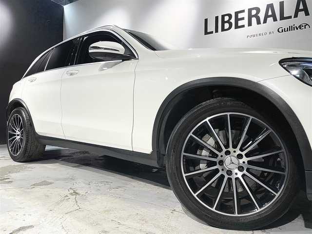 メルセデス・ベンツ ＧＬＣ２２０ d 4マチックスポーツ 道央・札幌 2018(平30)年 3.1万km ダイヤモンドホワイト AMGスタイリングパッケージ/レーダーセーフティパッケージ/・アクティブブレーキアシスト/・アクティブレーンキーピングアシスト/・アクティブブラインドスポットアシスト/・ディスタンスパイロットディストロニック/・PRE-SAFE/360°カメラシステム/LEDインテリジェントライトシステム/アクティブハイビームアシストプラス/パーキングパイロット(縦列/並列駐車)/パークトロニック/メモリー付パワーシート(D/N)/電動ランバーサポート(D/N)/シートヒーター(D/N)/ヘッドアップディスプレイ/COMANDシステム/・フルセグTVチューナー/・ETC2.0/社外ドライブレコーダー(前後/車内)/アンビエントライト(3色)/EASY-PACK自動開閉テールゲート/フットトランクオープナー