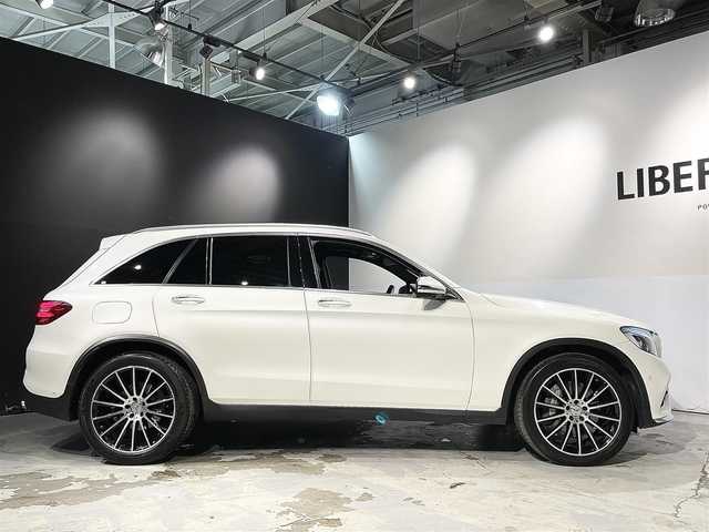 メルセデス・ベンツ ＧＬＣ２２０ d 4マチックスポーツ 道央・札幌 2018(平30)年 3.1万km ダイヤモンドホワイト AMGスタイリングパッケージ/レーダーセーフティパッケージ/・アクティブブレーキアシスト/・アクティブレーンキーピングアシスト/・アクティブブラインドスポットアシスト/・ディスタンスパイロットディストロニック/・PRE-SAFE/360°カメラシステム/LEDインテリジェントライトシステム/アクティブハイビームアシストプラス/パーキングパイロット(縦列/並列駐車)/パークトロニック/メモリー付パワーシート(D/N)/電動ランバーサポート(D/N)/シートヒーター(D/N)/ヘッドアップディスプレイ/COMANDシステム/・フルセグTVチューナー/・ETC2.0/社外ドライブレコーダー(前後/車内)/アンビエントライト(3色)/EASY-PACK自動開閉テールゲート/フットトランクオープナー