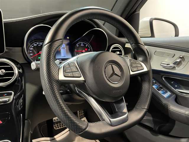 メルセデス・ベンツ ＧＬＣ２２０ d 4マチックスポーツ 道央・札幌 2018(平30)年 3.1万km ダイヤモンドホワイト AMGスタイリングパッケージ/レーダーセーフティパッケージ/・アクティブブレーキアシスト/・アクティブレーンキーピングアシスト/・アクティブブラインドスポットアシスト/・ディスタンスパイロットディストロニック/・PRE-SAFE/360°カメラシステム/LEDインテリジェントライトシステム/アクティブハイビームアシストプラス/パーキングパイロット(縦列/並列駐車)/パークトロニック/メモリー付パワーシート(D/N)/電動ランバーサポート(D/N)/シートヒーター(D/N)/ヘッドアップディスプレイ/COMANDシステム/・フルセグTVチューナー/・ETC2.0/社外ドライブレコーダー(前後/車内)/アンビエントライト(3色)/EASY-PACK自動開閉テールゲート/フットトランクオープナー