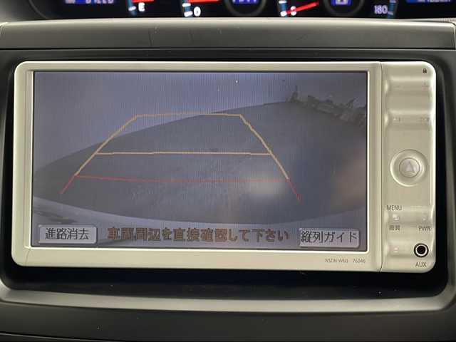 トヨタ ヴォクシー X Lエディション 群馬県 2011(平23)年 6.8万km ホワイトパールクリスタルシャイン 純正ナビ　純正９型後席モニター　バックカメラ　両側電動スライドドア　ビルトインＥＴＣ　ステアリングスイッチ　ＨＩＤヘッドライト　オートライト　ＭＴモード付きＡＴ　電動格納ミラー　キーレス　禁煙車