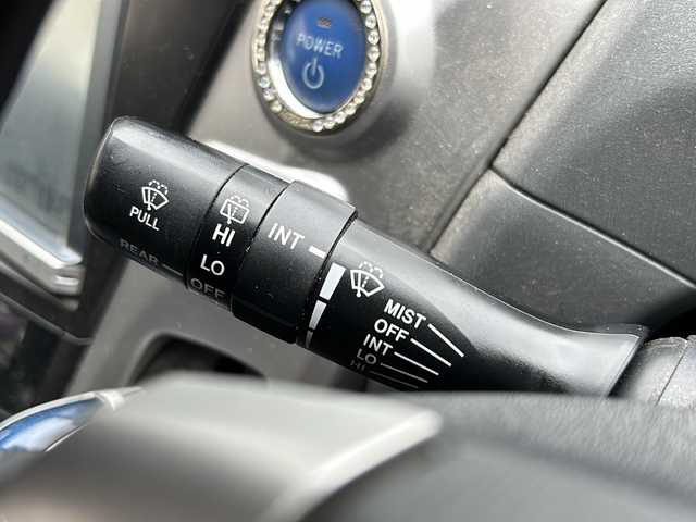 トヨタ プリウス α S ツーリングセレクション 茨城県 2013(平25)年 11.8万km ホワイトパールクリスタルシャイン 純正ＳＤナビ/バックカメラ/ビルトインＥＴＣ/ドライブレコーダー/フルセグＴＶ/ＣＤ/ＤＶＤ/Ｂｌｕｅｔｏｏｔｈ/ＵＳＢ/純正フロアマット/社外エアロ/社外アルミホイール/オートライト　