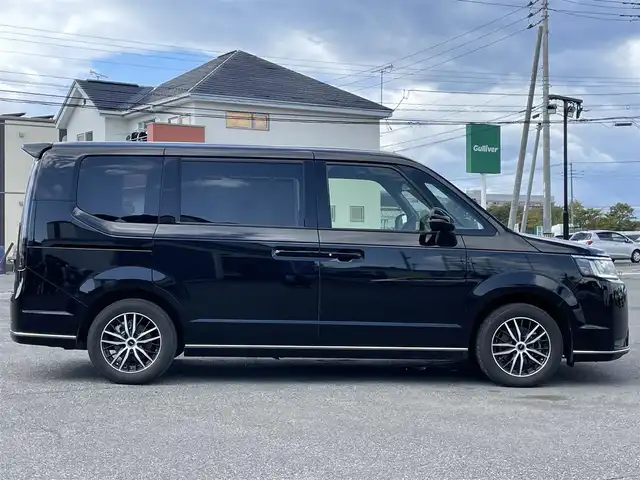 ホンダ ステップワゴン スパーダ 道央・札幌 2023(令5)年 3.3万km クリスタルブラックパール ４WD/寒冷地仕様/純正メモリーナビ/CD/DVD/BT/フルセグ/ホンダセンシング/衝突被害軽減ブレーキ/横滑り防止装置/レーダークルーズコントロール/レーンキープアシスト/クリアランスソナー/バックカメラ/ビルトインETC/アイドリングストップ/ワイパーデアイサー/ECOMODE/両側パワースライドドア/パワーバックドア/前席シートヒーター/ハーフレザーシート/革巻きステアリング/ステアリングリモコン/パドルシフト/電動パーキング/ブレーキホールド/MTモード付AT/プッシュスタート/スマートキー/LEDヘッドライト/オートライト/オートマチックハイビーム/フォグランプ/電動格納ミラー/ウィンカーミラー/社外フロアマット/ドアバイザー