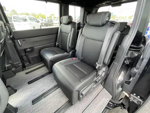 ホンダ ステップワゴン スパーダ 道央・札幌 2023(令5)年 3.3万km クリスタルブラックパール ４WD/寒冷地仕様/純正メモリーナビ/CD/DVD/BT/フルセグ/ホンダセンシング/衝突被害軽減ブレーキ/横滑り防止装置/レーダークルーズコントロール/レーンキープアシスト/クリアランスソナー/バックカメラ/ビルトインETC/アイドリングストップ/ワイパーデアイサー/ECOMODE/両側パワースライドドア/パワーバックドア/前席シートヒーター/ハーフレザーシート/革巻きステアリング/ステアリングリモコン/パドルシフト/電動パーキング/ブレーキホールド/MTモード付AT/プッシュスタート/スマートキー/LEDヘッドライト/オートライト/オートマチックハイビーム/フォグランプ/電動格納ミラー/ウィンカーミラー/社外フロアマット/ドアバイザー