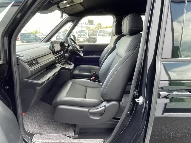 ホンダ ステップワゴン スパーダ 道央・札幌 2023(令5)年 3.3万km クリスタルブラックパール ４WD/寒冷地仕様/純正メモリーナビ/CD/DVD/BT/フルセグ/ホンダセンシング/衝突被害軽減ブレーキ/横滑り防止装置/レーダークルーズコントロール/レーンキープアシスト/クリアランスソナー/バックカメラ/ビルトインETC/アイドリングストップ/ワイパーデアイサー/ECOMODE/両側パワースライドドア/パワーバックドア/前席シートヒーター/ハーフレザーシート/革巻きステアリング/ステアリングリモコン/パドルシフト/電動パーキング/ブレーキホールド/MTモード付AT/プッシュスタート/スマートキー/LEDヘッドライト/オートライト/オートマチックハイビーム/フォグランプ/電動格納ミラー/ウィンカーミラー/社外フロアマット/ドアバイザー