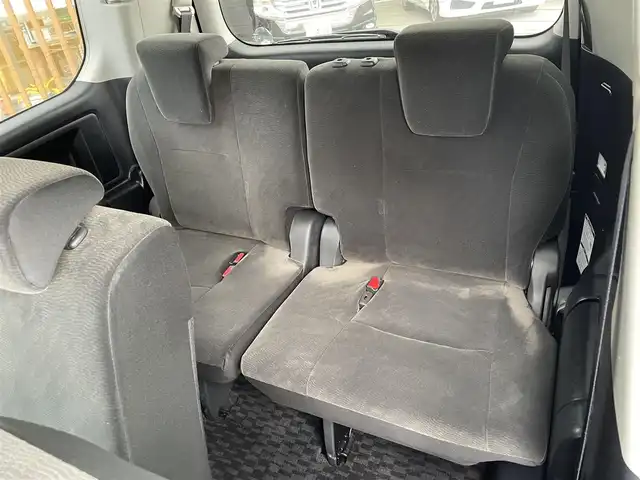 トヨタ ヴォクシー X Lエディション 沖縄県 2013(平25)年 3.9万km グレーメタリック (株)IDOMが運営する【じしゃロンコザ店】の自社ローン専用車両になりますこちらは現金またはオートローンご利用時の価格です。自社ローンご希望の方は別途その旨お申付け下さい/・本土仕入/・社外ナビ/・DVD再生/・TV/・バックカメラ/・後席モニター/・片側パワースライドドア/・ETC/・スマートキー/・プッシュスタート/・純正フロアマット/・オートライト