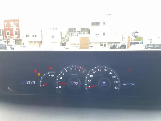 トヨタ ヴォクシー X Lエディション 沖縄県 2013(平25)年 3.9万km グレーメタリック (株)IDOMが運営する【じしゃロンコザ店】の自社ローン専用車両になりますこちらは現金またはオートローンご利用時の価格です。自社ローンご希望の方は別途その旨お申付け下さい/・本土仕入/・社外ナビ/・DVD再生/・TV/・バックカメラ/・後席モニター/・片側パワースライドドア/・ETC/・スマートキー/・プッシュスタート/・純正フロアマット/・オートライト