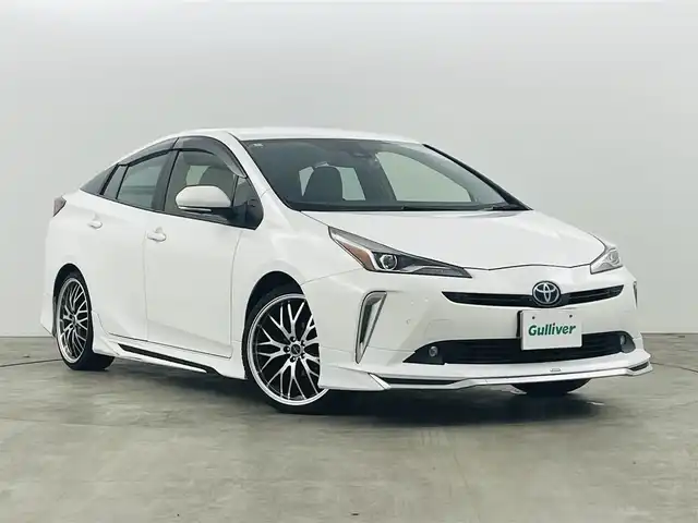 トヨタ プリウス Sツーリングセレクション 福島県 2020(令2)年 7.5万km スーパーホワイトⅡ モデリスタエアロ/トヨタセーフティセンス/・車線逸脱警報装置/・レーダークルーズコントロール/・オートハイビーム/・衝突被害軽減ブレーキ/純正SDナビ/型番:NSZT-Y68T/・フルセグTV/BT/SD/CD/FM/AM/・全方位カメラ/・バックカメラ/・ETC2.0/・前方ドライブレコーダー/革張ステアリング/・ステアリングリモコン/レザーシート/・シートヒーター/プッシュスタート/・スマートキー/電子パーキング/横滑り防止装置/HIDヘッドライト/・フォグライト/・オートライト/電動格納ミラー/・ウィンカーミラー/純正フロアマット/純正17インチAW付サマータイヤ積込/・215/45R17 2mm/社外15インチAW付スタッドレスタイヤ積込/・195/65R15 5mm/取扱説明書/保証書/記録簿