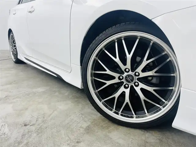 トヨタ プリウス Sツーリングセレクション 福島県 2020(令2)年 7.5万km スーパーホワイトⅡ モデリスタエアロ/トヨタセーフティセンス/・車線逸脱警報装置/・レーダークルーズコントロール/・オートハイビーム/・衝突被害軽減ブレーキ/純正SDナビ/型番:NSZT-Y68T/・フルセグTV/BT/SD/CD/FM/AM/・全方位カメラ/・バックカメラ/・ETC2.0/・前方ドライブレコーダー/革張ステアリング/・ステアリングリモコン/レザーシート/・シートヒーター/プッシュスタート/・スマートキー/電子パーキング/横滑り防止装置/HIDヘッドライト/・フォグライト/・オートライト/電動格納ミラー/・ウィンカーミラー/純正フロアマット/純正17インチAW付サマータイヤ積込/・215/45R17 2mm/社外15インチAW付スタッドレスタイヤ積込/・195/65R15 5mm/取扱説明書/保証書/記録簿