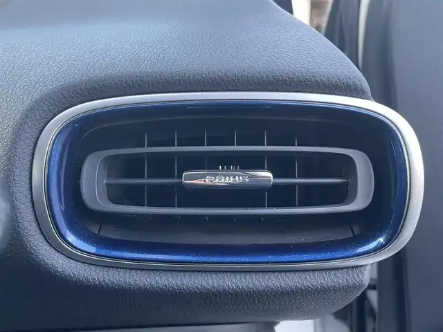 トヨタ プリウス Sツーリングセレクション 群馬県 2020(令2)年 7.5万km スーパーホワイトⅡ モデリスタエアロ/トヨタセーフティセンス/・車線逸脱警報装置/・レーダークルーズコントロール/・オートハイビーム/・衝突被害軽減ブレーキ/純正SDナビゲーション/・フルセグTV/BT/SD/CD/FM/AM/全方位カメラ/バックカメラ/ETC2.0/前方ドライブレコーダー/革張ステアリング/ステアリングリモコン/シートヒーター/プッシュスタート/LEDヘッドライト/フォグライト/オートライト/電動格納ミラー/純正フロアマット