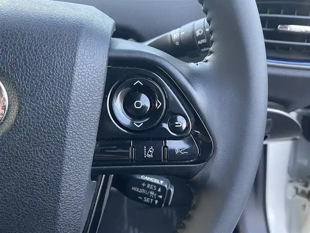 トヨタ プリウス Sツーリングセレクション 群馬県 2020(令2)年 7.5万km スーパーホワイトⅡ モデリスタエアロ/トヨタセーフティセンス/・車線逸脱警報装置/・レーダークルーズコントロール/・オートハイビーム/・衝突被害軽減ブレーキ/純正SDナビゲーション/・フルセグTV/BT/SD/CD/FM/AM/全方位カメラ/バックカメラ/ETC2.0/前方ドライブレコーダー/革張ステアリング/ステアリングリモコン/シートヒーター/プッシュスタート/LEDヘッドライト/フォグライト/オートライト/電動格納ミラー/純正フロアマット