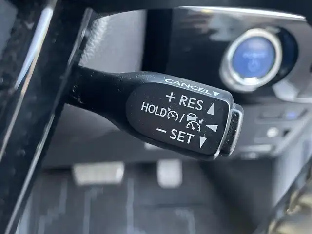 トヨタ プリウス Sツーリングセレクション 群馬県 2020(令2)年 7.5万km スーパーホワイトⅡ モデリスタエアロ/トヨタセーフティセンス/・車線逸脱警報装置/・レーダークルーズコントロール/・オートハイビーム/・衝突被害軽減ブレーキ/純正SDナビゲーション/・フルセグTV/BT/SD/CD/FM/AM/全方位カメラ/バックカメラ/ETC2.0/前方ドライブレコーダー/革張ステアリング/ステアリングリモコン/シートヒーター/プッシュスタート/LEDヘッドライト/フォグライト/オートライト/電動格納ミラー/純正フロアマット