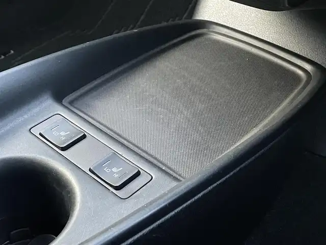 トヨタ プリウス Sツーリングセレクション 群馬県 2020(令2)年 7.5万km スーパーホワイトⅡ モデリスタエアロ/トヨタセーフティセンス/・車線逸脱警報装置/・レーダークルーズコントロール/・オートハイビーム/・衝突被害軽減ブレーキ/純正SDナビゲーション/・フルセグTV/BT/SD/CD/FM/AM/全方位カメラ/バックカメラ/ETC2.0/前方ドライブレコーダー/革張ステアリング/ステアリングリモコン/シートヒーター/プッシュスタート/LEDヘッドライト/フォグライト/オートライト/電動格納ミラー/純正フロアマット