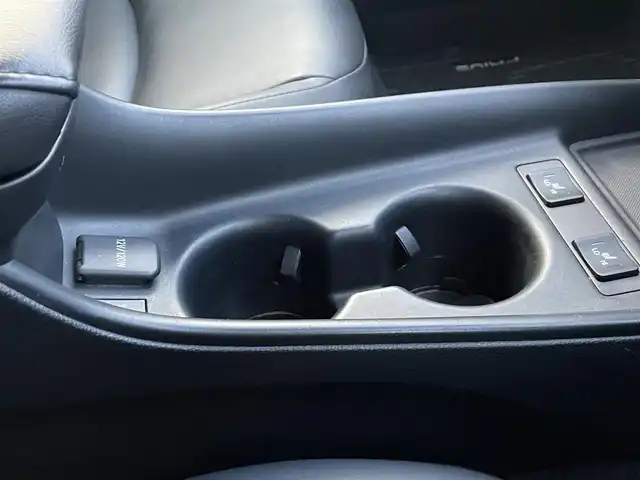 トヨタ プリウス Sツーリングセレクション 群馬県 2020(令2)年 7.5万km スーパーホワイトⅡ モデリスタエアロ/トヨタセーフティセンス/・車線逸脱警報装置/・レーダークルーズコントロール/・オートハイビーム/・衝突被害軽減ブレーキ/純正SDナビゲーション/・フルセグTV/BT/SD/CD/FM/AM/全方位カメラ/バックカメラ/ETC2.0/前方ドライブレコーダー/革張ステアリング/ステアリングリモコン/シートヒーター/プッシュスタート/LEDヘッドライト/フォグライト/オートライト/電動格納ミラー/純正フロアマット