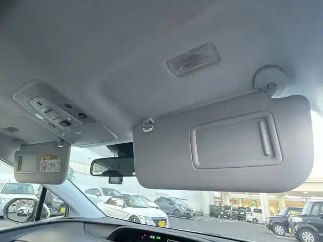 トヨタ プリウス Sツーリングセレクション 群馬県 2020(令2)年 7.5万km スーパーホワイトⅡ モデリスタエアロ/トヨタセーフティセンス/・車線逸脱警報装置/・レーダークルーズコントロール/・オートハイビーム/・衝突被害軽減ブレーキ/純正SDナビゲーション/・フルセグTV/BT/SD/CD/FM/AM/全方位カメラ/バックカメラ/ETC2.0/前方ドライブレコーダー/革張ステアリング/ステアリングリモコン/シートヒーター/プッシュスタート/LEDヘッドライト/フォグライト/オートライト/電動格納ミラー/純正フロアマット