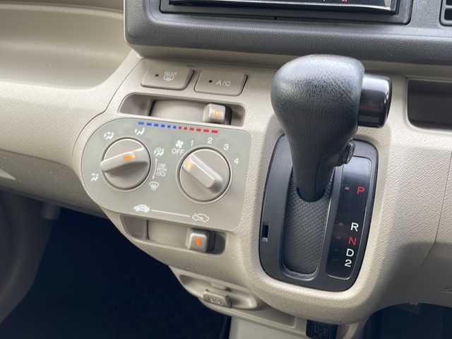 ホンダ ライフ C 富山県 2013(平25)年 9.2万km タフタホワイト 禁煙車/社外メモリナビ/純正フロアマット/社外ＥＴＣ/リモコンキー/ハロゲンヘッドライト/横滑り防止装置/パワーウィンドウ