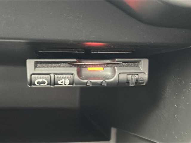 日産 ノート X 千葉県 2017(平29)年 5.8万km ブリリアントホワイトパール 純正SDナビ【MM317D-W】/フルセグTV/DVD/CD/Bluetooth/ETC/バックカメラ/前後ドラレコ/エマージェンシーブレーキ/レーンキープアシスト/アイドリングストップ/横滑り防止/純正アルミホイール/フロアマット/ドアバイザー/ヘッドライトレベライザー/エンジンプッシュスタート/スマートキー/スペアキー/保証書/取扱説明書