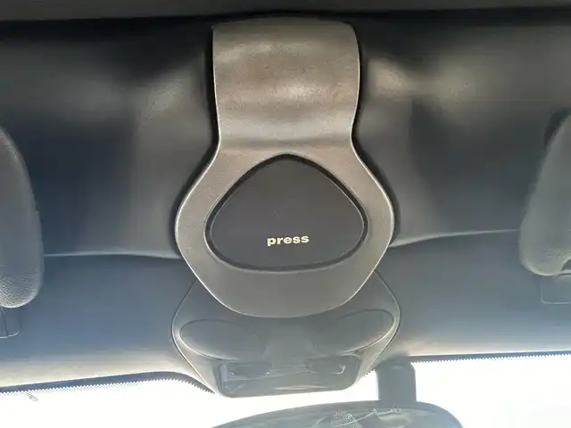 ポルシェ ボクスター 千葉県 2007(平19)年 5万km アトラスグレー 左ハンドル/5速MT/オープンカー/社外ディスプレイオーディオ/・AM/FM/BT/ビルトインETC/シートヒーター（D+N席）/純正フロアマット/アンチロック・ブレーキ・システム/純正17インチアルミホイール/エアバッグ（W+サイド）/保証書/扱説明書