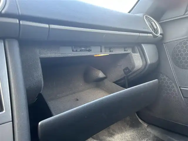 ポルシェ ボクスター 千葉県 2007(平19)年 5万km アトラスグレー 左ハンドル/5速MT/オープンカー/社外ディスプレイオーディオ/・AM/FM/BT/ビルトインETC/シートヒーター（D+N席）/純正フロアマット/アンチロック・ブレーキ・システム/純正17インチアルミホイール/エアバッグ（W+サイド）/保証書/扱説明書