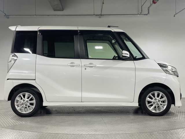 日産 デイズ ルークス ハイウェイスターX 神奈川県 2015(平27)年 2.7万km ホワイトパール 社外7インチナビ/CD/USB/フルセグTV/全周囲カメラ/左後ろパワースライドドア/右後ろイージークローザードア/純正HIDヘッドライト/純正フォグランプ/純正14インチアルミホイール/革巻きステアリング/ステアリングスイッチ/衝突軽減ブレーキ/横滑り防止/アイドリングストップ/スマートキー/純正フロアマット/ETC/ドライブレコーダー/電動格納ウインカードアミラー