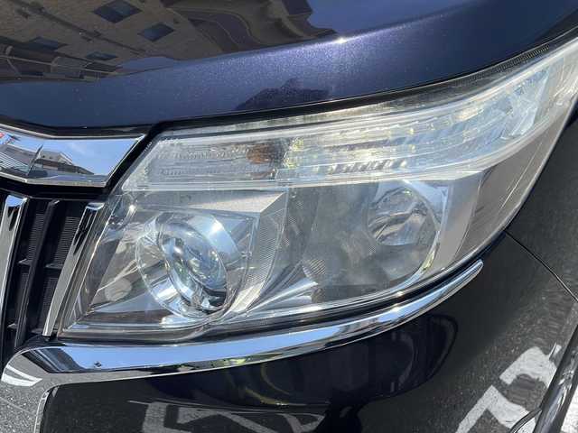 トヨタ エスクァイア ハイブリッド Xi 広島県 2015(平27)年 10.6万km スパークリングブラックパールクリスタルシャイン /登録時走行距離/　　　　　　　105699キロ/社外ナビ/バックカメラ/地デジ/左後パワースライドドア/社外フリップダウンモニター/　　【PCX-RM3505】/シートヒーター/ビルトインETC/新車時整備手帳/　　【保証書】/取扱説明書/