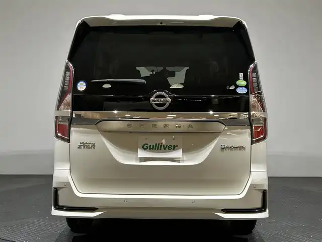 日産 セレナ e－パワー ハイウェイスター V 愛媛県 2020(令2)年 1.4万km ブリリアントホワイトパール ・10型ナビ（フルセグＴＶ・ＢＴ・ＳＤ・ＦＭ・ＡＭ・ＣＤ・ＤＶＤ）/・全方位カメラ　/・１１型後席モニター　/・前後ドラレコ　/・ＥＴＣ　/・両側電動ドア　/・衝突軽減ブレーキ　/・レーダークルーズコントロール　/・レーンキープアシスト