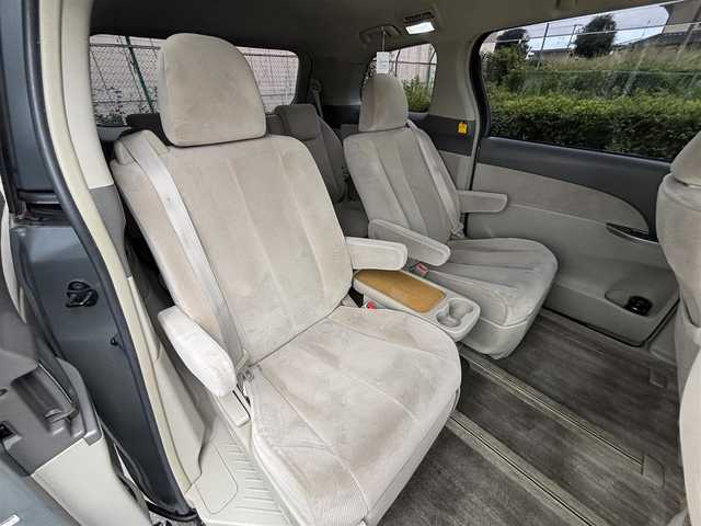 トヨタ エスティマ アエラス Gエディション NAVI 東京都 2006(平18)年 9.3万km ミディアムシルバーメタリック カロツェリアナビ/USB入力端子/BT/CD/AM/FM/HDMI/バックカメラ/ドライブレコーダー/両側パワースライドドア/アルパインリヤモニター/プラズマクラスター空気清浄機/コーナーセンサー/ＥＴＣ/プッシュスタート /スマートキー