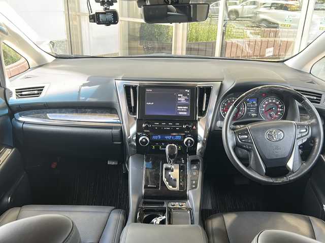 トヨタ アルファード S Cパッケージ 静岡県 2022(令4)年 2.9万km ホワイトパールクリスタルシャイン トヨタセーフティセンス/・プリクラッシュセーフティ/・アクティブクルーズコントロール/・レーンキープアシスト/・クリアランスソナー/・パーキングサポートブレーキ/・ブラインドスポットモニター/・リヤクロストラフィックアラート/・ロードサインアシスト/純正ディスプレイオーディオ/・フルセグTV/・Bluetooth/ミラーキャスト/HDMI/主要装備/・サンルーフ/・後席モニター/・レザーシート/・パワーバックドア/・バックモニター/・両側パワースライドドア/・ステアリングヒーター/・エアーシート/・デジタルインナーミラー/・ドライブレコーダー/・パワーシート