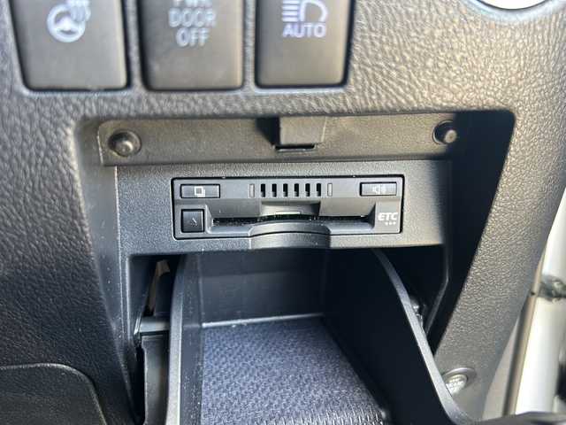 トヨタ アルファード S Cパッケージ 静岡県 2022(令4)年 2.9万km ホワイトパールクリスタルシャイン トヨタセーフティセンス/・プリクラッシュセーフティ/・アクティブクルーズコントロール/・レーンキープアシスト/・クリアランスソナー/・パーキングサポートブレーキ/・ブラインドスポットモニター/・リヤクロストラフィックアラート/・ロードサインアシスト/純正ディスプレイオーディオ/・フルセグTV/・Bluetooth/ミラーキャスト/HDMI/主要装備/・サンルーフ/・後席モニター/・レザーシート/・パワーバックドア/・バックモニター/・両側パワースライドドア/・ステアリングヒーター/・エアーシート/・デジタルインナーミラー/・ドライブレコーダー/・パワーシート