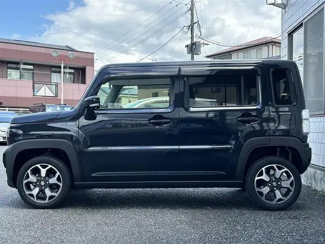 スズキ ハスラー HYBRID X 福岡県 2022(令4)年 0.1万km ブルーイッシュブラックパール3 ワンオーナー/純正9インチメモリナビ/(AM/FM/CD/DVD/スマートフォン連携/Bluetooth/フルセグTV)/サイド/バックカメラ/全方位モニター/スズキセーフティサポート/・デュアルカメラブレーキサポート/・リヤパーキングセンサー/・アダプティブクルーズコントロール/・車線逸脱警報機能/・誤発進抑制機能/・ふらつき警告機能/・先行車発進お知らせ機能/・ハイビームアシスト/オートライト/クリアランスソナー/コーナーセンサー/アイドリングストップ/純正15インチアルミホイール/シートヒーター(D/N)/ドライブレコーダー【HDR361GW】/360度メインカメラ、リアカメラ搭載/USB端子×3/電源ソケット×1/シートバックテーブル/純正フロアマット/革巻きステアリング/ドアバイザー/電格ウィンカーミラー/スペアキー×1/保証書/取扱説明書