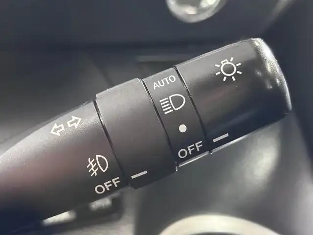 トヨタ シエンタ G 大阪府 2017(平29)年 2.9万km ホワイトパールクリスタルシャイン 純正ナビ　衝突軽減　両側パワスラ　バックカメラ　ビルトインＥＴＣ　レーンアシスト　アイドリングストップ　オートマチックハイビーム　オートライト　ＬＥＤヘッドライト　スマートキー　プッシュスタート