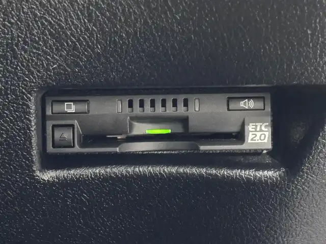 トヨタ シエンタ G 大阪府 2017(平29)年 2.9万km ホワイトパールクリスタルシャイン 純正ナビ　衝突軽減　両側パワスラ　バックカメラ　ビルトインＥＴＣ　レーンアシスト　アイドリングストップ　オートマチックハイビーム　オートライト　ＬＥＤヘッドライト　スマートキー　プッシュスタート