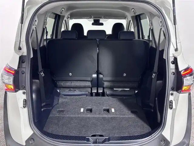 トヨタ シエンタ G 大阪府 2017(平29)年 2.9万km ホワイトパールクリスタルシャイン 純正ナビ　衝突軽減　両側パワスラ　バックカメラ　ビルトインＥＴＣ　レーンアシスト　アイドリングストップ　オートマチックハイビーム　オートライト　ＬＥＤヘッドライト　スマートキー　プッシュスタート