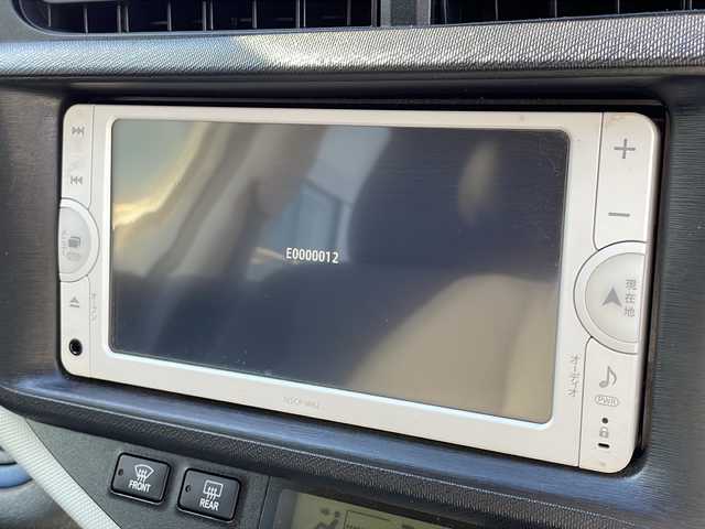トヨタ アクア S 新潟県 2014(平26)年 10万km ライムホワイトパールクリスタルシャイン 純正メモリナビ:NSCP-W62/バックカメラ/ステアリングスイッチ/HIDヘッドライト/取扱説明書