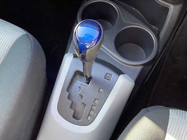 トヨタ アクア S 新潟県 2014(平26)年 10万km ライムホワイトパールクリスタルシャイン 純正メモリナビ:NSCP-W62/バックカメラ/ステアリングスイッチ/HIDヘッドライト/取扱説明書
