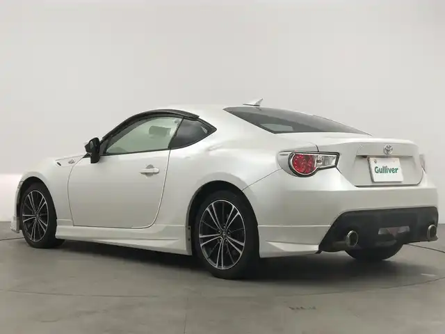 トヨタ ８６ GT 愛知県 2012(平24)年 3.9万km サテンホワイトパール モデリスタエアロ　/社外ナビ　/・Bluetooth/・フルセグ/・USB/・SD音楽録音/バックカメラ　/パドルシフト　/スポーツモード　/ＡＡＣ　/ＥＴＣ　/ＨＩＤ　/フォグ　/オートライト　/スマートキー　/アルミホイール　/保証書/取説/記録簿/スペアキー