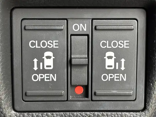 ホンダ Ｎ ＢＯＸ カスタム L スタイル+ブラック 福岡県 2023(令5)年 3.4万km プラチナホワイトパール 社外ナビ／フルセグＴＶ　/バックカメラ　/ＥＴＣ　/レーダークルーズコントロール　/コーナーセンサー　/衝突被害軽減ブレーキ　/レーンキープ　/両側電動スライドドア　/シートヒーター　/プッシュスタート　/純正１４インチアルミホイール/LEDヘッドライト