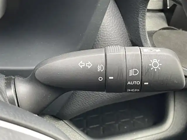 トヨタ ＲＡＶ４ アドベンチャー オフロードPKGⅡ 滋賀県 2023(令5)年 1万km アティチュードブラックマイカ 禁煙車/トヨタセーフティセンス/・プリクラッシュセーフティ/・レーントレーシングアシスト/・レーダークルーズコントロール/・オートマチックハイビーム/・ロードサインアシスト/クリアランスソナー/ブラインドスポットモニター/パーキングブレーキアシスト/デジタルインナーミラー/純正10.5インチディスプレイオーディオ（ナビ機能付き）/・Bluetooth/・USB/・フルセグTV/・スマートフォン連携/・MIRACAST/ビルトインETC2.0/前席シートヒーター/前席シートベンチレーション/レザーシート/運転席パワーシート（メモリー機能付き）/純正フロアゴムマット/左右独立フルオートエアコン/本革巻きステアリング/ステアリングスイッチ/ステアリングヒーター/LEDヘッドランプ/LEDフォグランプ/プッシュエンジンスタート/スマートキー/スペアキー