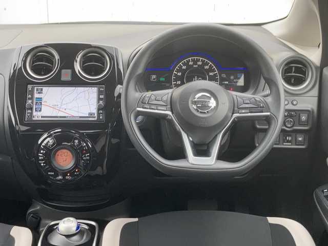 日産 ノート e－パワー X 香川県 2019(令1)年 3.3万km ブリリアントホワイトパール 外部検査実施済み/純正メモリナビ/ （フルセグTV/Bluetooth）/インテリジェントアラウンドビューモニター/ETC/デジタルインナーミラー/レーダークルーズコントロール/エマージェンシーブレーキ/レーンアシスト/横滑り防止機能/純正15インチアルミホイール/スマートキー/オートライト/クリアランスソナー/純正フロアマット/取扱説明書/保証書