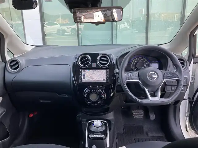 日産 ノート e－パワー X 香川県 2019(令1)年 3.3万km ブリリアントホワイトパール 純正メモリナビ/ （フルセグTV/Bluetooth）/インテリジェントアラウンドビューモニター/ETC/デジタルインナーミラー/レーダークルーズコントロール/エマージェンシーブレーキ/レーンアシスト/横滑り防止機能/純正15インチアルミホイール/スマートキー/オートライト/クリアランスソナー/純正フロアマット