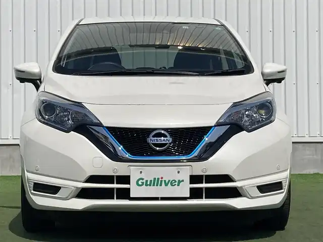 日産 ノート e－パワー X 香川県 2019(令1)年 3.3万km ブリリアントホワイトパール 純正メモリナビ/ （フルセグTV/Bluetooth）/インテリジェントアラウンドビューモニター/ETC/デジタルインナーミラー/レーダークルーズコントロール/エマージェンシーブレーキ/レーンアシスト/横滑り防止機能/純正15インチアルミホイール/スマートキー/オートライト/クリアランスソナー/純正フロアマット