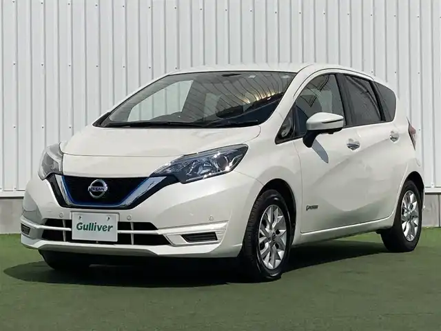 日産 ノート e－パワー X 香川県 2019(令1)年 3.3万km ブリリアントホワイトパール 純正メモリナビ/ （フルセグTV/Bluetooth）/インテリジェントアラウンドビューモニター/ETC/デジタルインナーミラー/レーダークルーズコントロール/エマージェンシーブレーキ/レーンアシスト/横滑り防止機能/純正15インチアルミホイール/スマートキー/オートライト/クリアランスソナー/純正フロアマット
