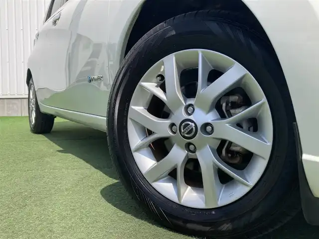 日産 ノート e－パワー X 香川県 2019(令1)年 3.3万km ブリリアントホワイトパール 純正メモリナビ/ （フルセグTV/Bluetooth）/インテリジェントアラウンドビューモニター/ETC/デジタルインナーミラー/レーダークルーズコントロール/エマージェンシーブレーキ/レーンアシスト/横滑り防止機能/純正15インチアルミホイール/スマートキー/オートライト/クリアランスソナー/純正フロアマット