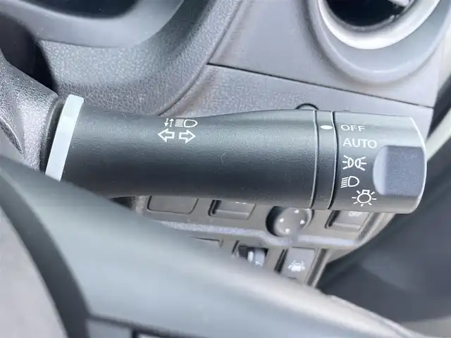 日産 ノート e－パワー X 香川県 2019(令1)年 3.3万km ブリリアントホワイトパール 純正メモリナビ/ （フルセグTV/Bluetooth）/インテリジェントアラウンドビューモニター/ETC/デジタルインナーミラー/レーダークルーズコントロール/エマージェンシーブレーキ/レーンアシスト/横滑り防止機能/純正15インチアルミホイール/スマートキー/オートライト/クリアランスソナー/純正フロアマット