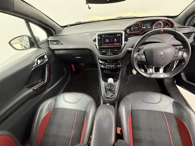 プジョー ２０８ GTi 愛知県 2018(平30)年 4.9万km ペルラネラブラック ターボ/純正7型メモリナビ/ハーフレザーシート　/ＥＴＣ　/クルーズコントロール　/コーナーセンサー　/ＬＥＤヘッドライト　/横滑り防止装置　/カーテンエアバッグ　/フロアマット　/純正１７インチＡＷ
