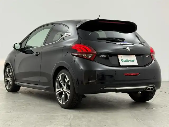 プジョー ２０８ GTi 愛知県 2018(平30)年 4.9万km ペルラネラブラック ターボ/純正7型メモリナビ/ハーフレザーシート　/ＥＴＣ　/クルーズコントロール　/コーナーセンサー　/ＬＥＤヘッドライト　/横滑り防止装置　/カーテンエアバッグ　/フロアマット　/純正１７インチＡＷ